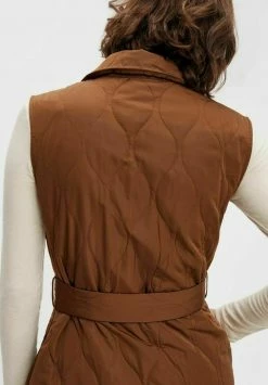 YASLAYA - Veste Sans Manches - Pinecone 11 YASLAYA - Veste Sans Manches - Pinecone -YAS Soldes Boutique 00822201fcb142adadf045b36fb694fe