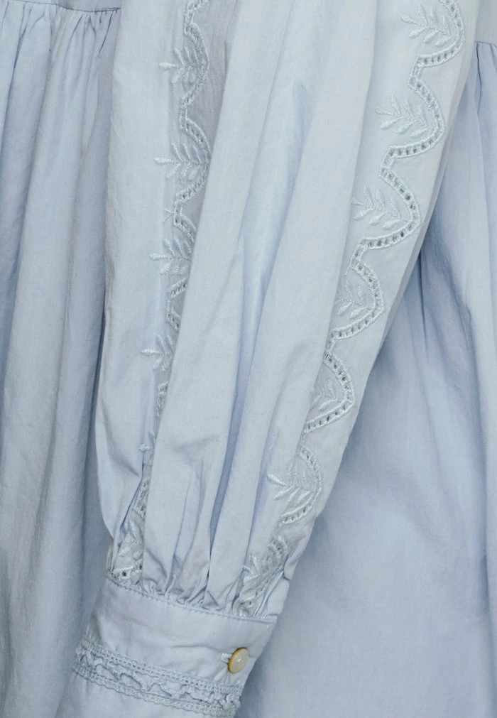 YASKENORA DRESS - Robe Chemise - Kentucky Blue 3 YASKENORA DRESS - Robe Chemise - Kentucky Blue – Image 3