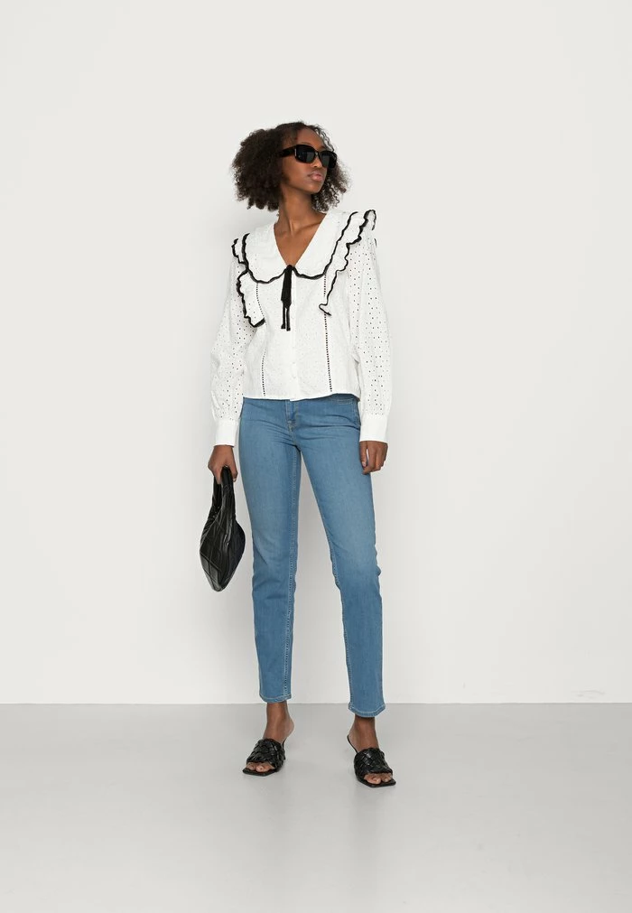 YASWUNNA SHIRT - Blouse - Star White 2 YASWUNNA SHIRT - Blouse - Star White – Image 2
