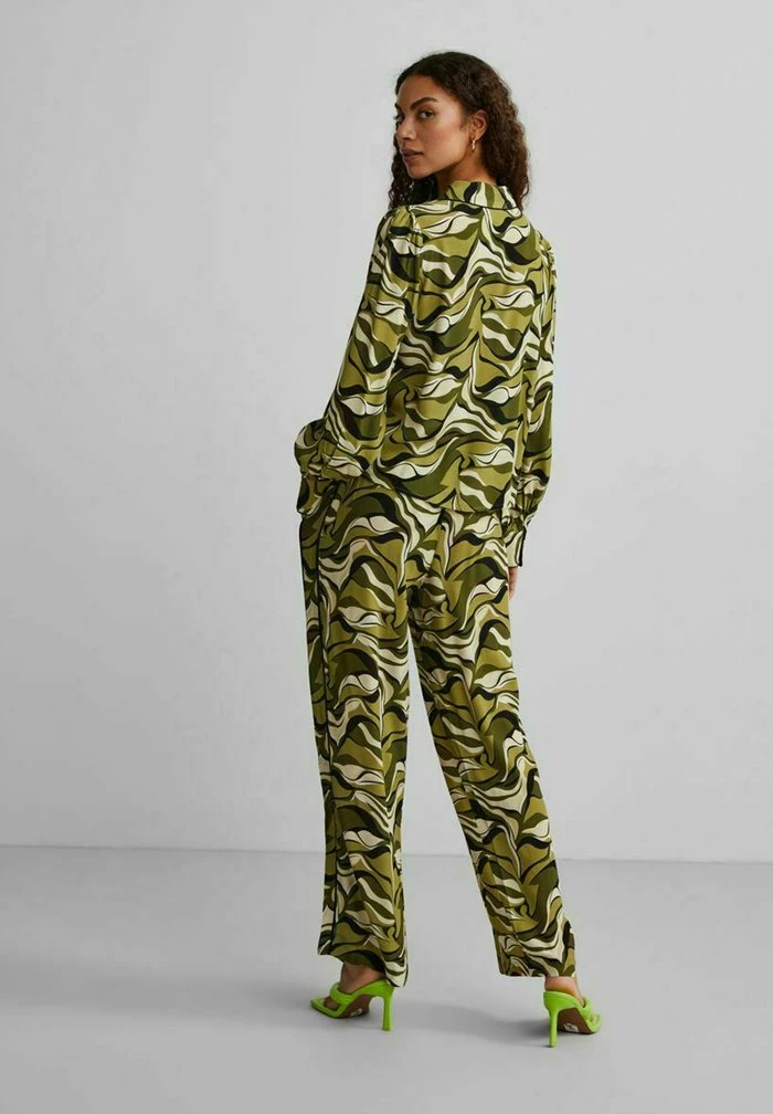 YASWAVY - Chemisier - Star White 3 YASWAVY - Chemisier - Star White – Image 3