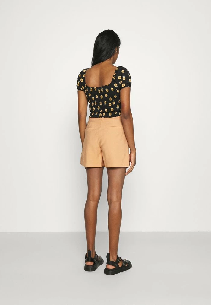 YASTANNA - Short - Sandstone 3 YASTANNA - Short - Sandstone – Image 3