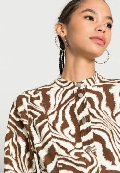 YASLONDON DRESS - Robe De Jour - London 9 YASLONDON DRESS - Robe De Jour - London -YAS Soldes Boutique 0f082764e7b54ff5bc01521ba8eaf6dd