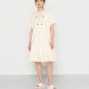 YASYALLO DRESS - Robe De Jour - Light Yellow