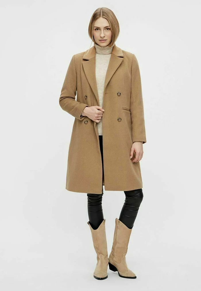 YASESSIA - Manteau Classique - Tobacco Brown 2 YASESSIA - Manteau Classique - Tobacco Brown – Image 2