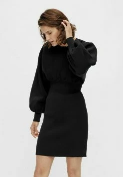 YASHALLY - Robe Pull - Black