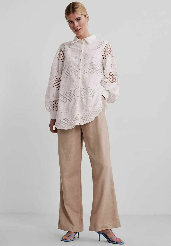 YASHAMALLA - Chemisier - Star White 2 YASHAMALLA - Chemisier - Star White – Image 2