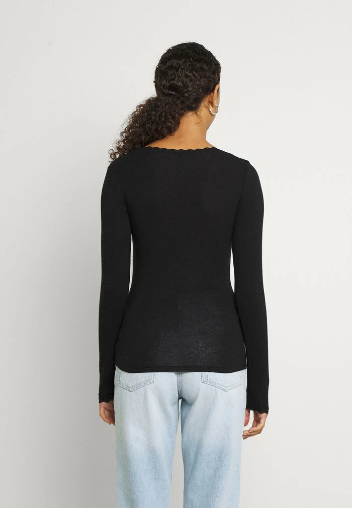 YASWOOLA - Pullover - Black 3 YASWOOLA - Pullover - Black – Image 3