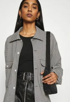 YASVERONICA BODY - T-shirt Imprimé - Black -YAS Soldes Boutique 3f44462b6f424294ba1c2fe956c734a8