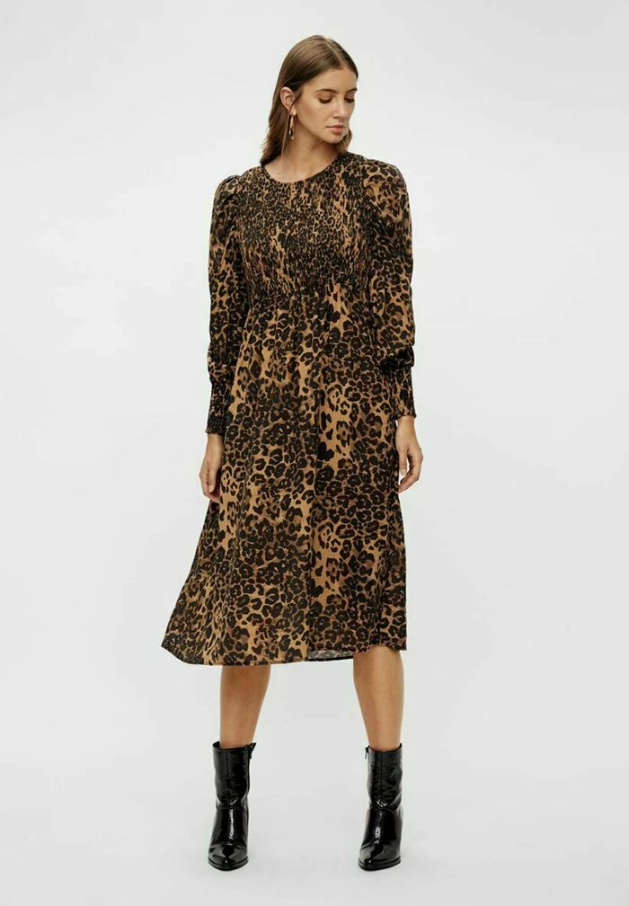 YAS Robe De Jour - Black 1 YAS Robe De Jour - Black