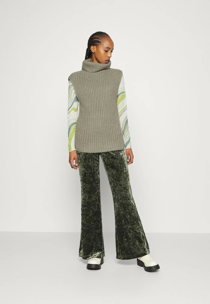 YASFLIP HIGH NECK VEST - Pullover - Vetiver 2 YASFLIP HIGH NECK VEST - Pullover - Vetiver – Image 2