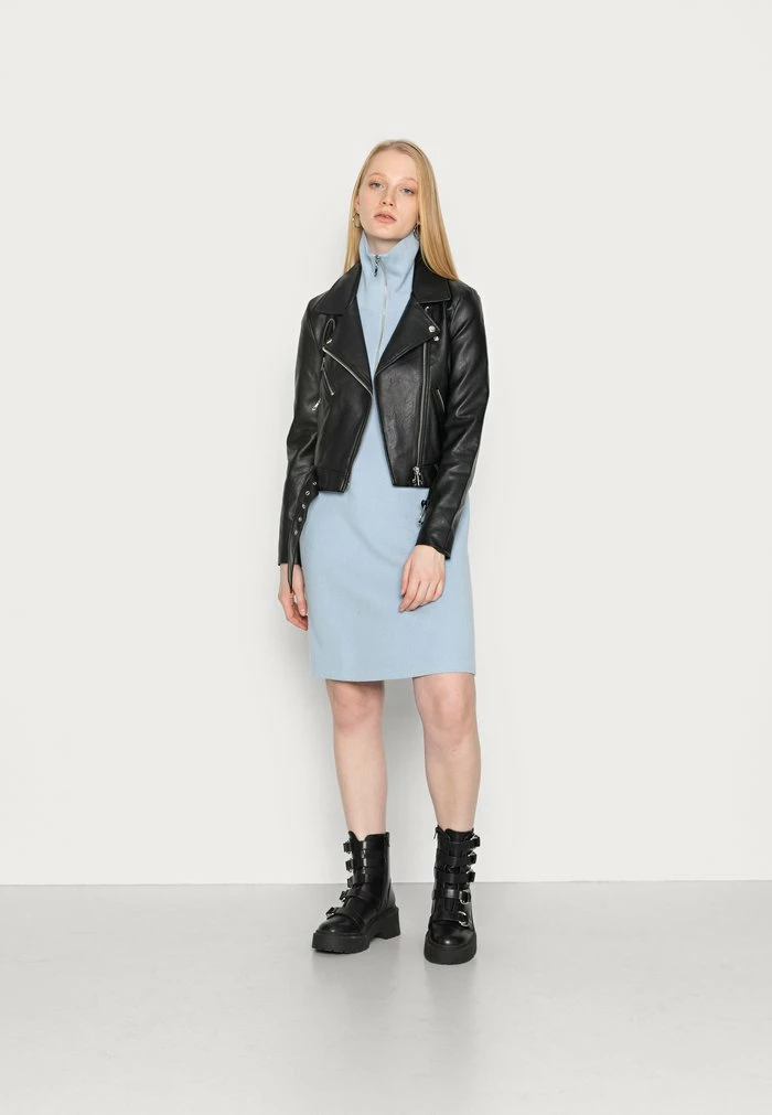 YAS Robe Pull - Kentucky Blue 2 YAS Robe Pull - Kentucky Blue – Image 2