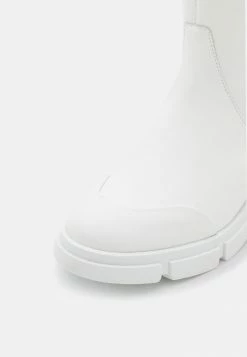 YASRAINY KNEE HIGH BOOTS - Bottes - All White Or All Beige -YAS Soldes Boutique 5792cca9bf1a43d1a7af0efd1dfa0b34