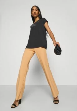 YASVICTORIA PANT - Pantalon Classique - Sandstorm 9 YASVICTORIA PANT - Pantalon Classique - Sandstorm -YAS Soldes Boutique 598a12aa3c5d4e838f1200cea79f85bb