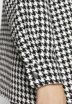 YASJULIETTE JACKET - Manteau Court - Black/white -YAS Soldes Boutique 62e8c8ea2fc54311a57746b893ed4ab1