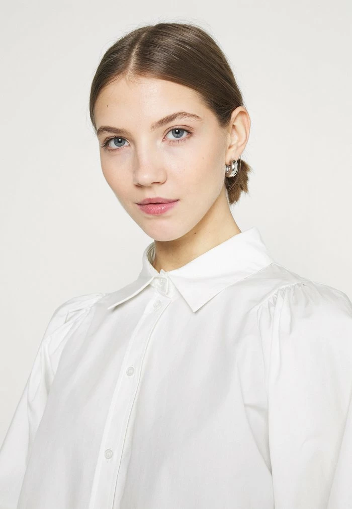 YASBIANCA - Chemisier - Bright White 4 YASBIANCA - Chemisier - Bright White – Image 4