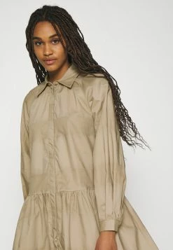 YASSCORPIO DRESS - Robe Chemise - Chinchilla 10 YASSCORPIO DRESS - Robe Chemise - Chinchilla -YAS Soldes Boutique 6f914dc2b4ca472a8be731c7f3e84631