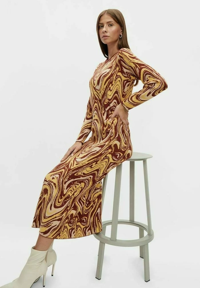 YASRALLO - Robe Pull - Cherry Mahogany 5 YASRALLO - Robe Pull - Cherry Mahogany – Image 5