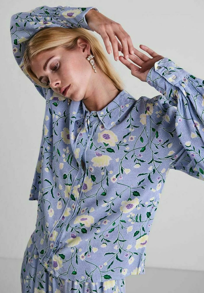 YAS JANEY - Chemisier - Kentucky Blue 4 YAS JANEY - Chemisier - Kentucky Blue – Image 4