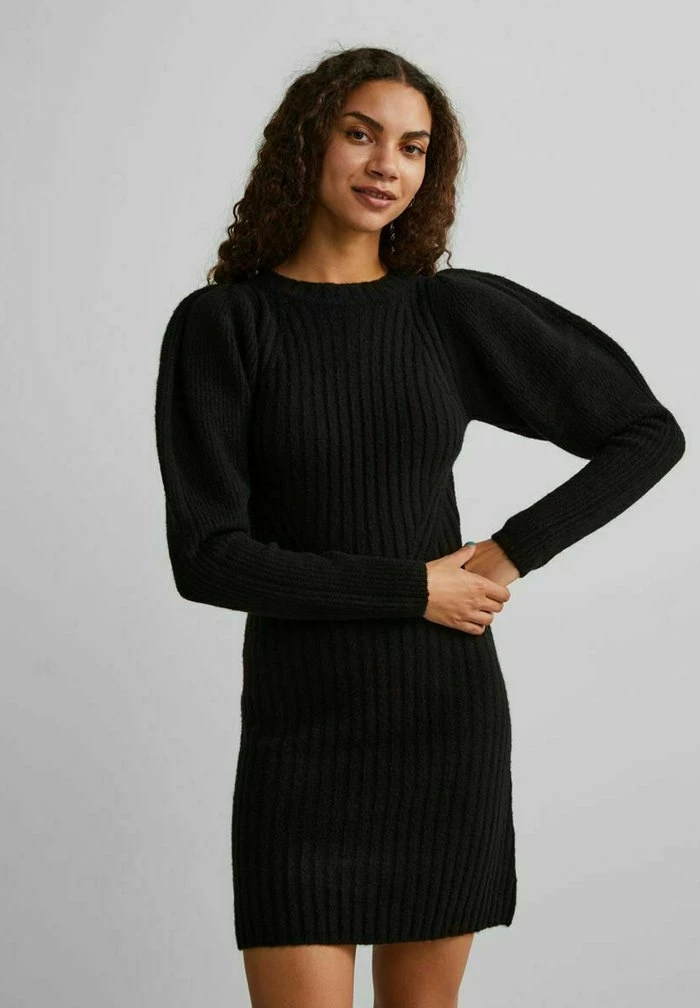 YASJUSH - Robe Pull - Black 1 YASJUSH - Robe Pull - Black