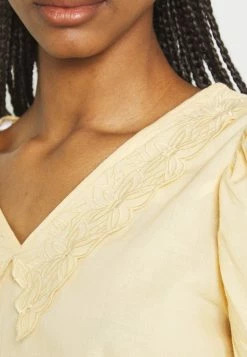 YASMELANA - T-shirt Imprimé - Golden Straw -YAS Soldes Boutique 7d7027218d2b466b9b391a1eb2187b2d