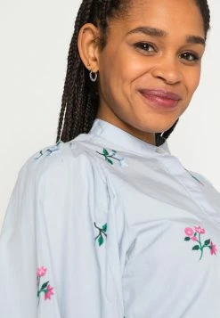 YASJUVELA EMBROIDERY - Blouse - Kentucky Blue -YAS Soldes Boutique 7ffa2e4018274eed9b501fff88d5ea76