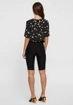 YAS Short - Black 7 YAS Short - Black -YAS Soldes Boutique 823b5ee0563f4116a363527b82d641aa