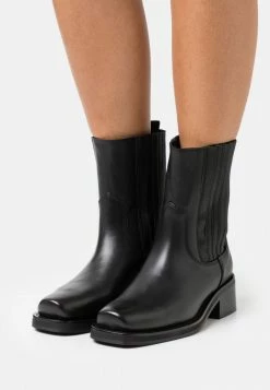 YASBIKRA BOOTS - Bottines - Black