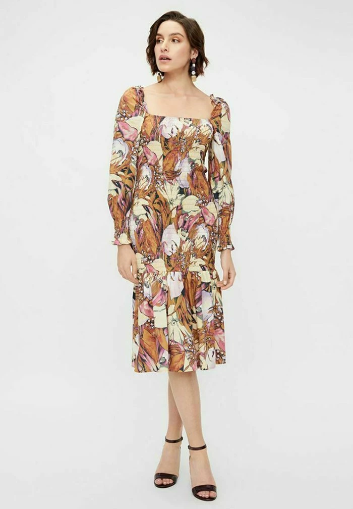 YAS Robe De Jour - Butternut 1 YAS Robe De Jour - Butternut