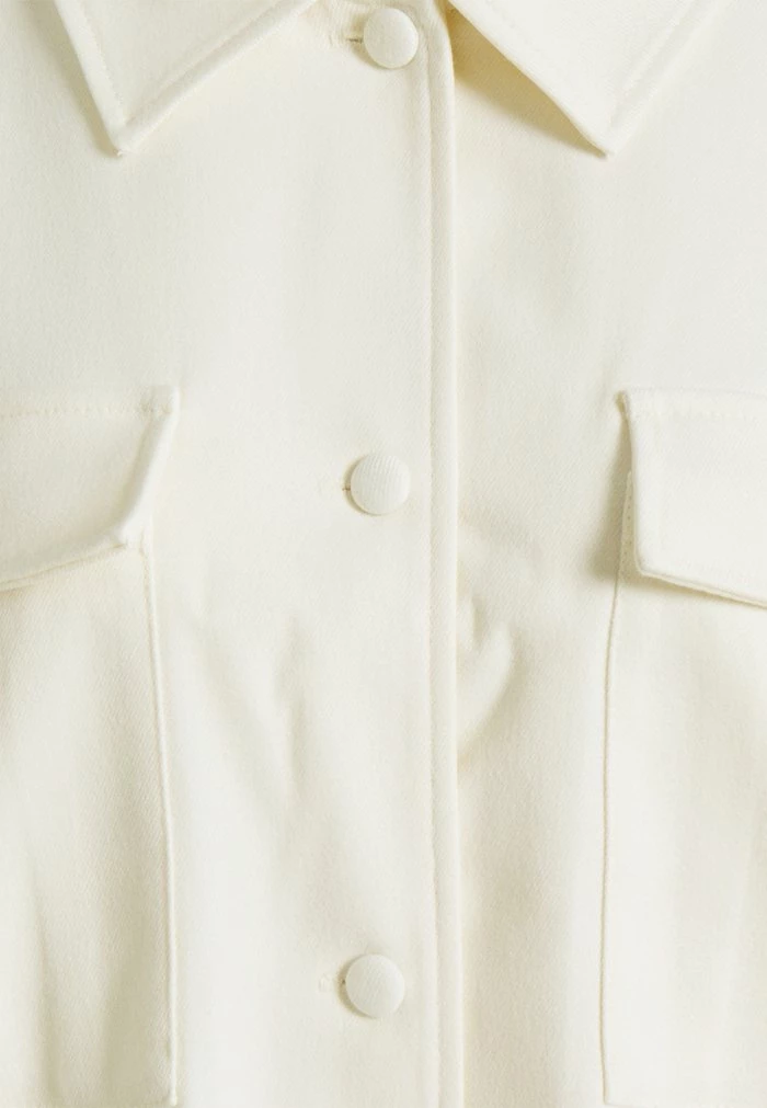 YASRINNA OVERSIZE ICON - Manteau Court - Eggnog 3 YASRINNA OVERSIZE ICON - Manteau Court - Eggnog – Image 3