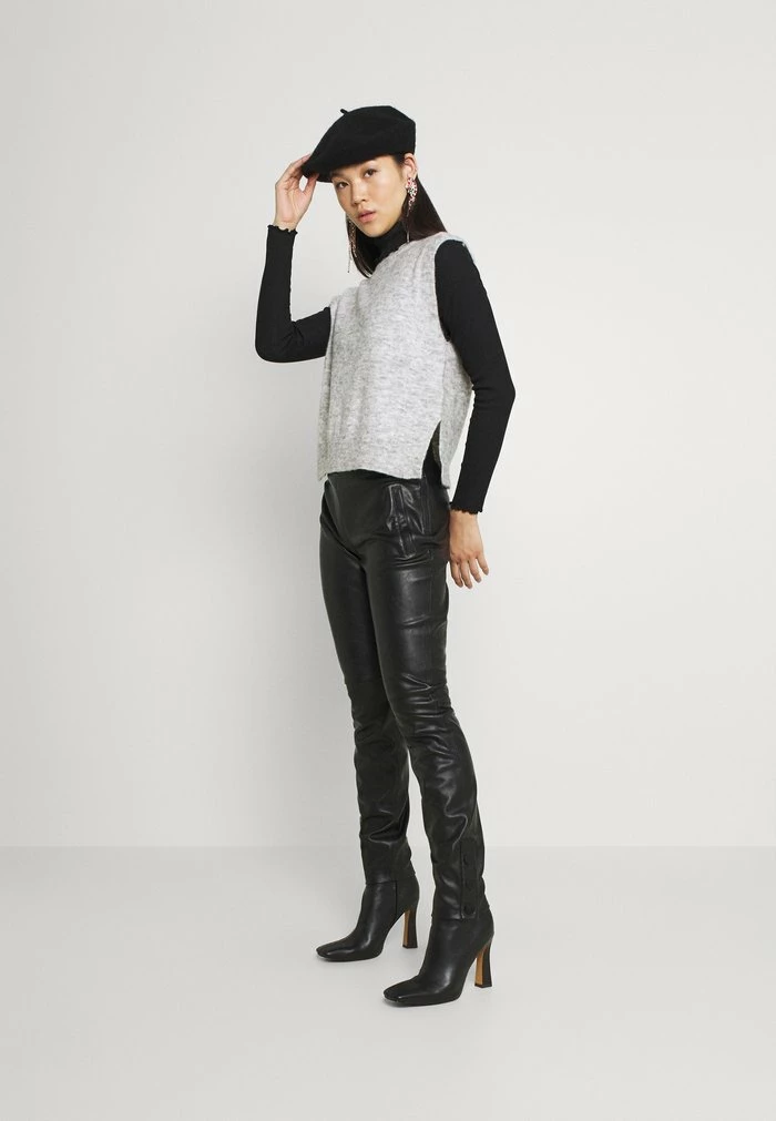 YASALVA VEST - T-shirt Basique - Light Grey Melange 2 YASALVA VEST - T-shirt Basique - Light Grey Melange – Image 2