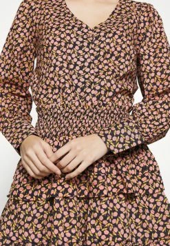 YASNANNA V-NECK SHIRT - Blouse - Black/nanna -YAS Soldes Boutique a2533ab23a3d4a1199f1f8947b33c876