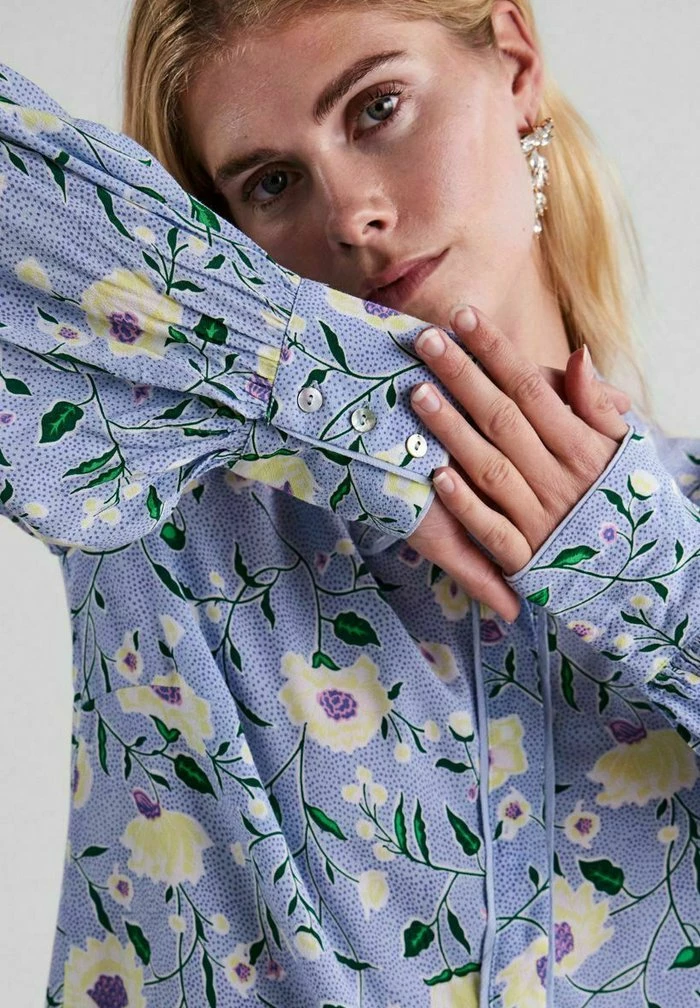 YAS JANEY - Chemisier - Kentucky Blue 5 YAS JANEY - Chemisier - Kentucky Blue – Image 5