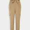 YASCAIA CROPPED PANT - Pantalon Classique - Ermine