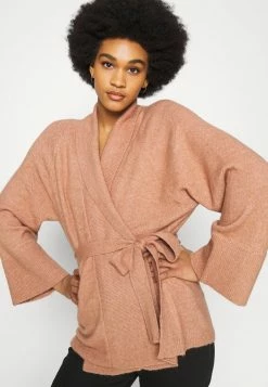 YASMOCHA - Gilet - Mocha Mousse -YAS Soldes Boutique b1e3b0ae8d4e4de4881291a248d1a3e1