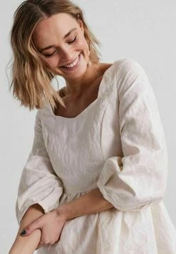 YAS Robe De Jour - Antique White 8 YAS Robe De Jour - Antique White -YAS Soldes Boutique b29b2069663a4275aacefdc41d6267dd