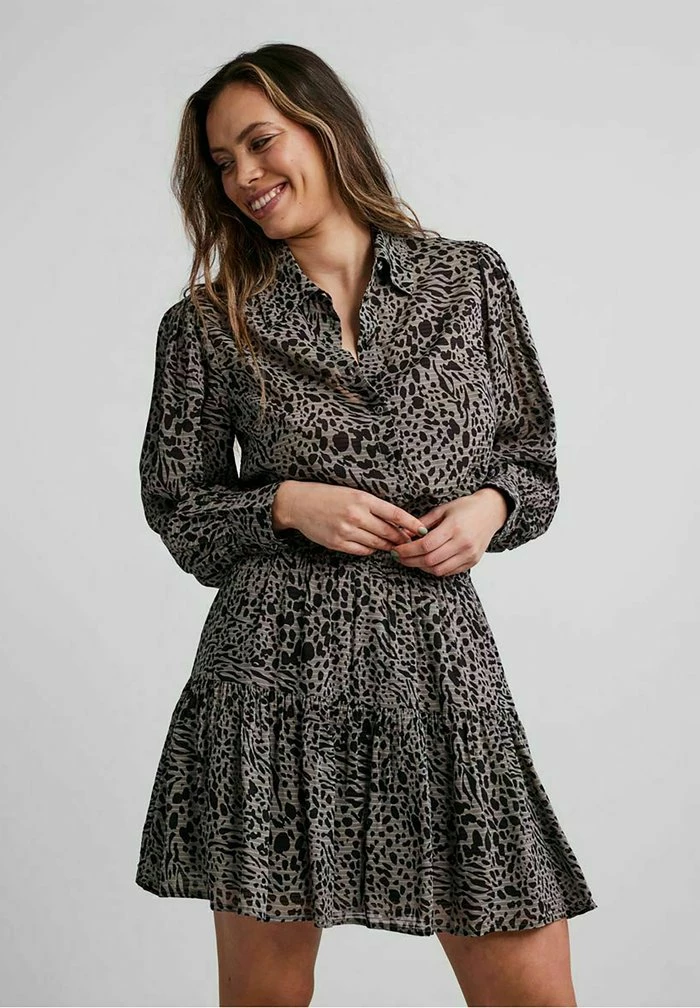 YASAVI - Chemisier - Light Green 1 YASAVI - Chemisier - Light Green