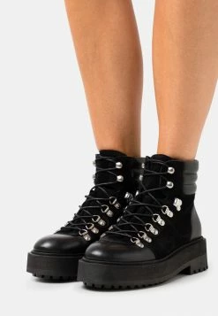 YASHELLA HIKE BOOTS - Bottines à Lacets - Black