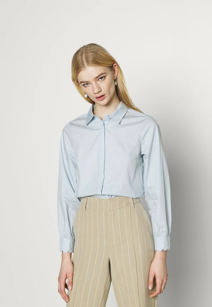 YASBELLA - Chemisier - Baby Blue 1 YASBELLA - Chemisier - Baby Blue