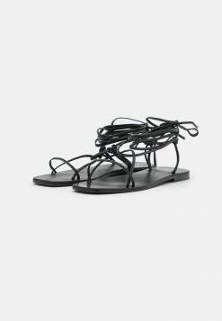YASSTRAPPI FLAT - Sandales - Black -YAS Soldes Boutique d1d4f803461f44359f744ba09b6abd5b