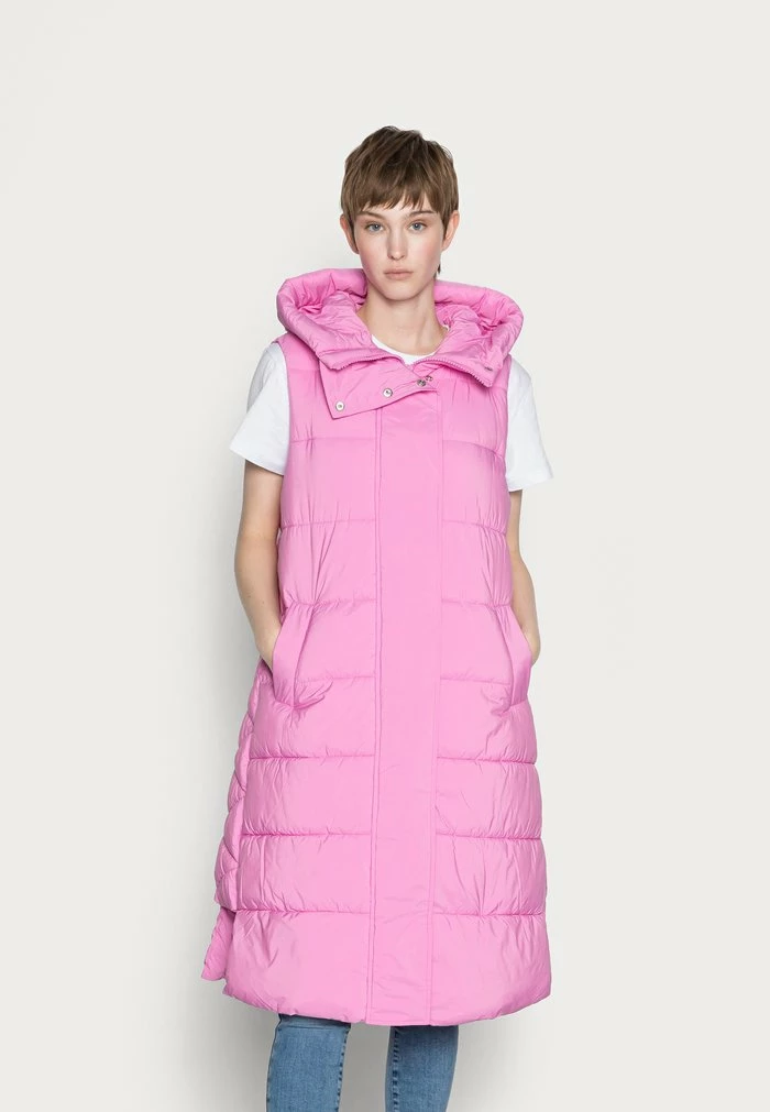 YASLIRA PADDED VEST - Veste Sans Manches - Fuchsia Pink 1 YASLIRA PADDED VEST - Veste Sans Manches - Fuchsia Pink