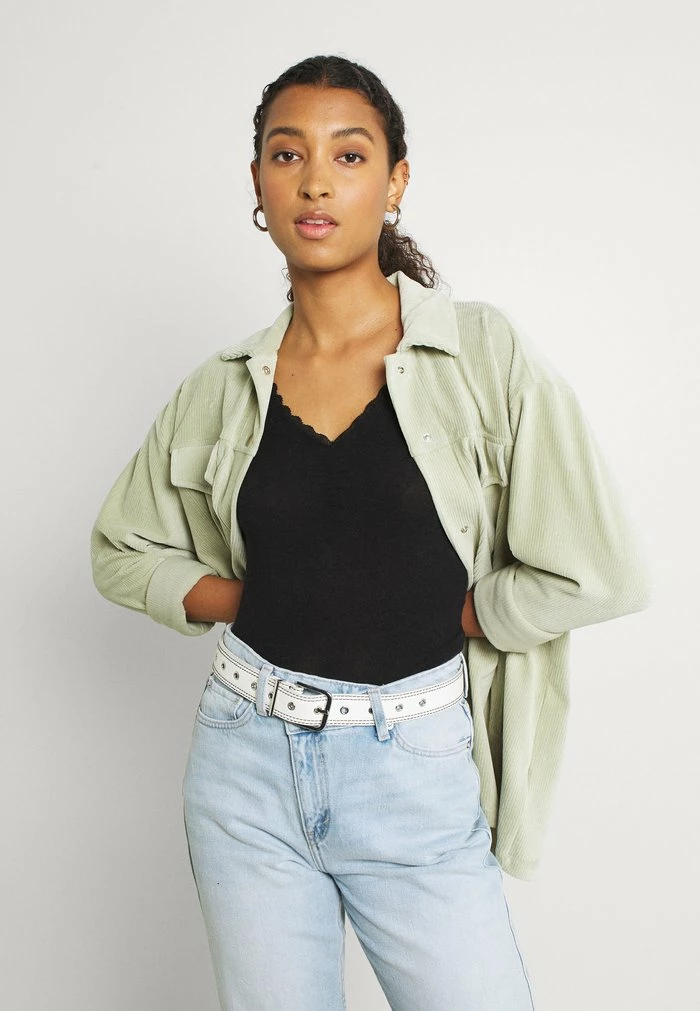 YASWOOLA - Pullover - Black 4 YASWOOLA - Pullover - Black – Image 4