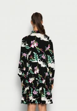 YASCRANE DRESS - Robe Chemise - Black 7 YASCRANE DRESS - Robe Chemise - Black -YAS Soldes Boutique d86b5ebd0bbe4c29a3450f297dd47077