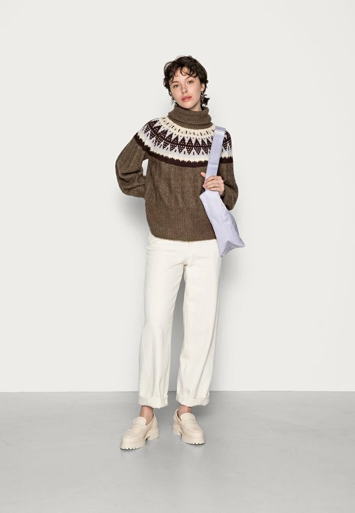 YASELSIE - Pullover - Dark Brown 2 YASELSIE - Pullover - Dark Brown – Image 2