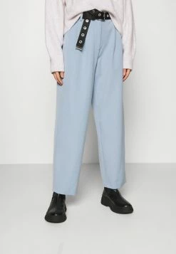 YASCORNFLOWER CROPPED PANT - Pantalon Classique - Cornflower Blue