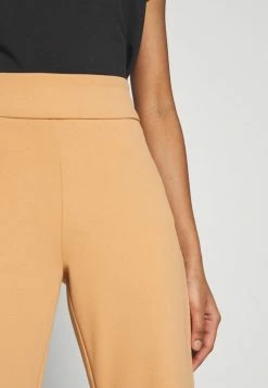 YASVICTORIA PANT - Pantalon Classique - Sandstorm 11 YASVICTORIA PANT - Pantalon Classique - Sandstorm -YAS Soldes Boutique ed1bea1f1c844df3ae59ddb3b10b507b