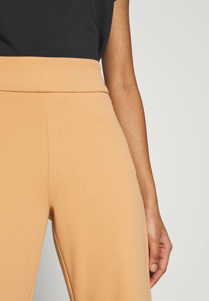 YASVICTORIA PANT - Pantalon Classique - Sandstorm 6 YASVICTORIA PANT - Pantalon Classique - Sandstorm – Image 6