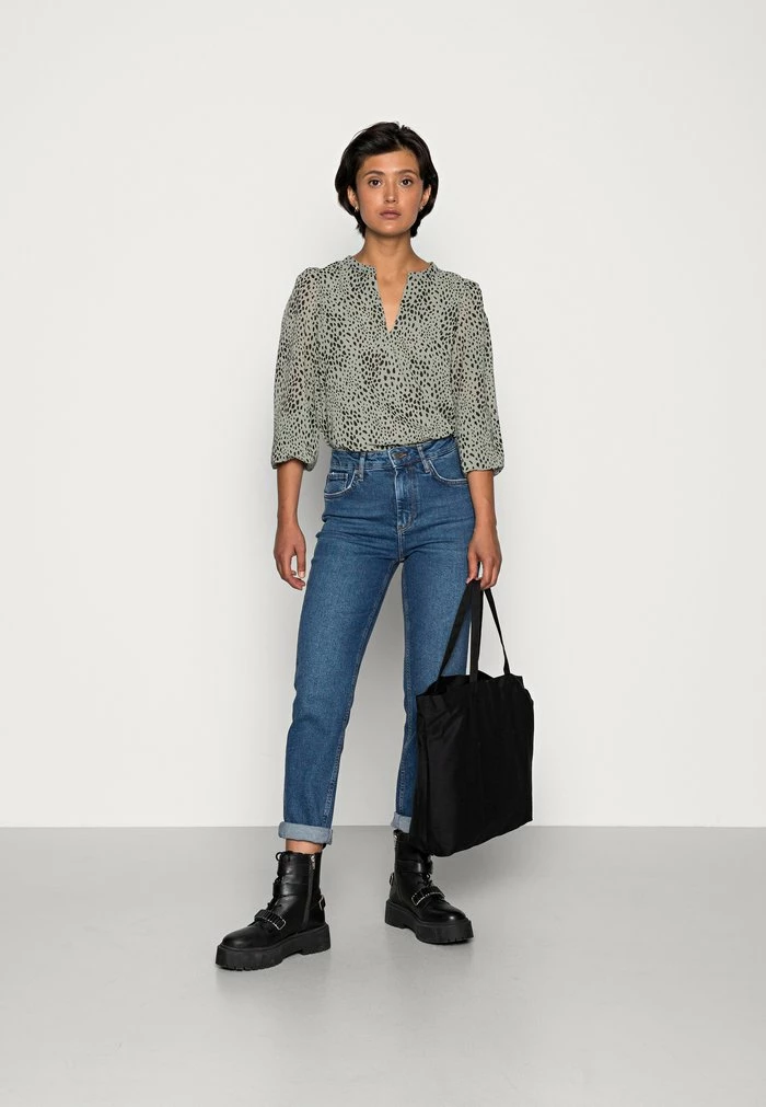 YAS ZEO GIRLFRIEND - Jean Slim - Light Blue 2 YAS ZEO GIRLFRIEND - Jean Slim - Light Blue – Image 2