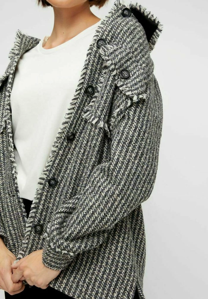 YAS Veste Légère - Silver Gray 4 YAS Veste Légère - Silver Gray – Image 4