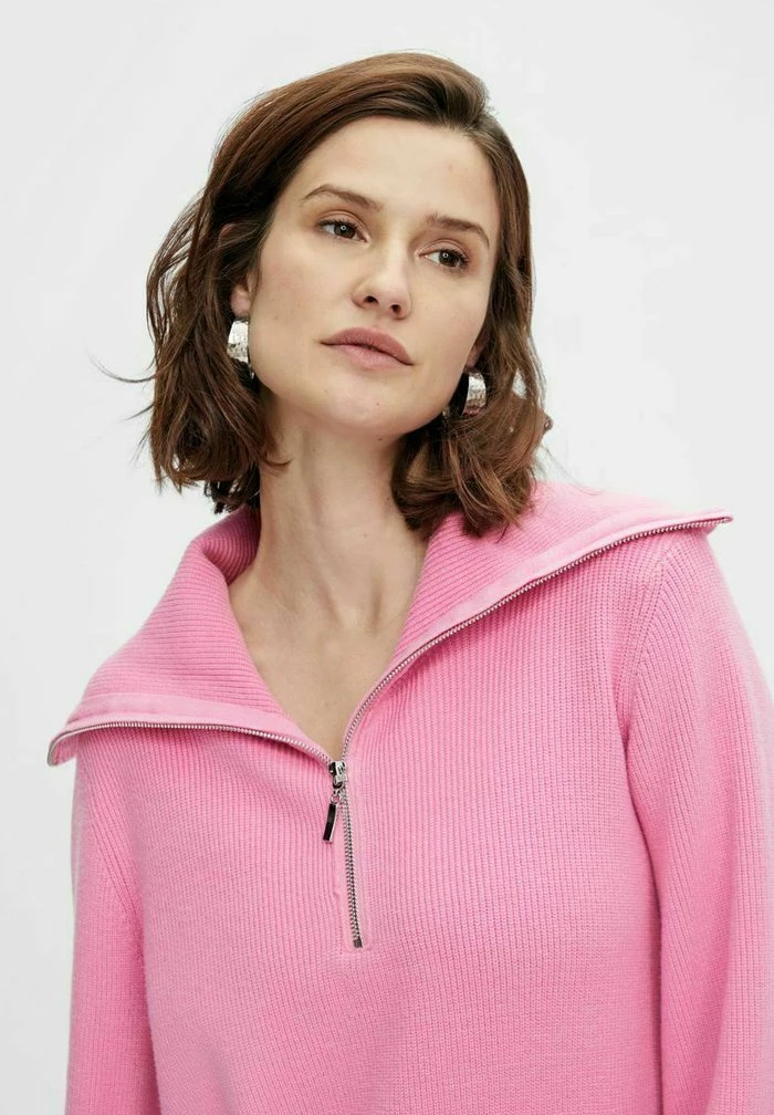 YAS Robe Pull - Fuchsia Pink 4 YAS Robe Pull - Fuchsia Pink – Image 4