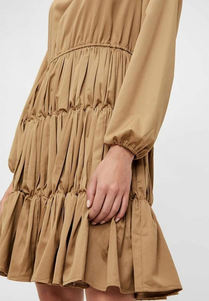 YASTAFETTA - Robe De Jour - Warm Taupe 5 YASTAFETTA - Robe De Jour - Warm Taupe – Image 5